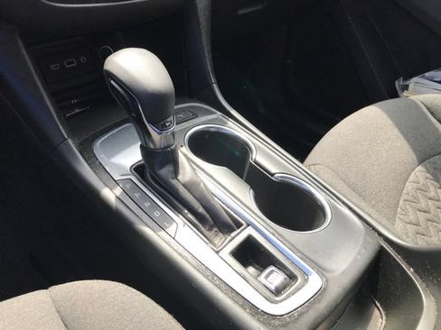 Used 2022 Chevrolet Equinox LT FWD image 9