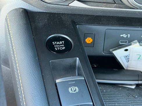 Certified 2025 Nissan Kicks SV image 26