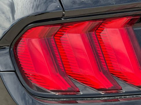 Used 2018 Ford Mustang Coupe w/ Ecoboost Performance Package RWD image 13