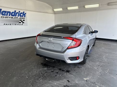 Used 2019 Honda Civic Sport image 9