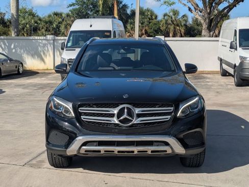 Used 2019 Mercedes-Benz GLC 300 4MATIC image 2