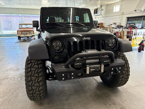 Used 2015 Jeep Wrangler Rubicon w/ Power Convenience Group AWD/4WD image 48