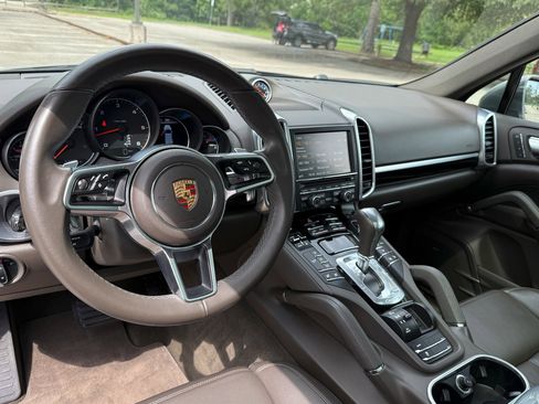 Used 2015 Porsche Cayenne Diesel image 4