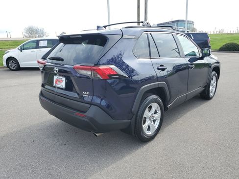 Used 2019 Toyota RAV4 XLE w/ Convenience Package image 4
