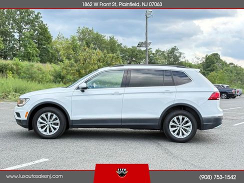 Used 2018 Volkswagen Tiguan SE w/ 3rd Row Seat Package AWD/4WD image 8