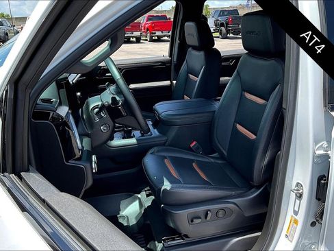 Used 2024 GMC Sierra 1500 AT4 w/ Technology Package image 21