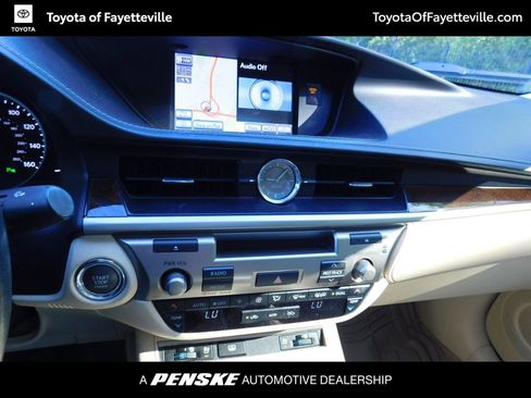 Used 2014 Lexus ES 350 w/ Luxury Package FWD image 6