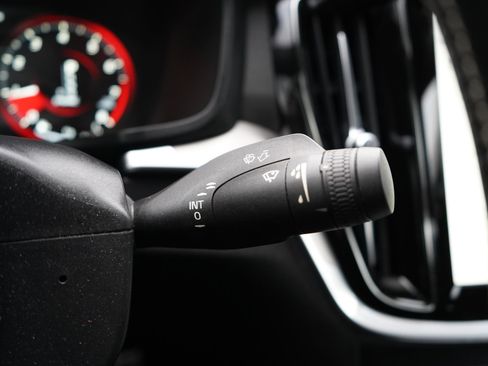 Used 2019 Volvo S60 T6 R-Design image 55