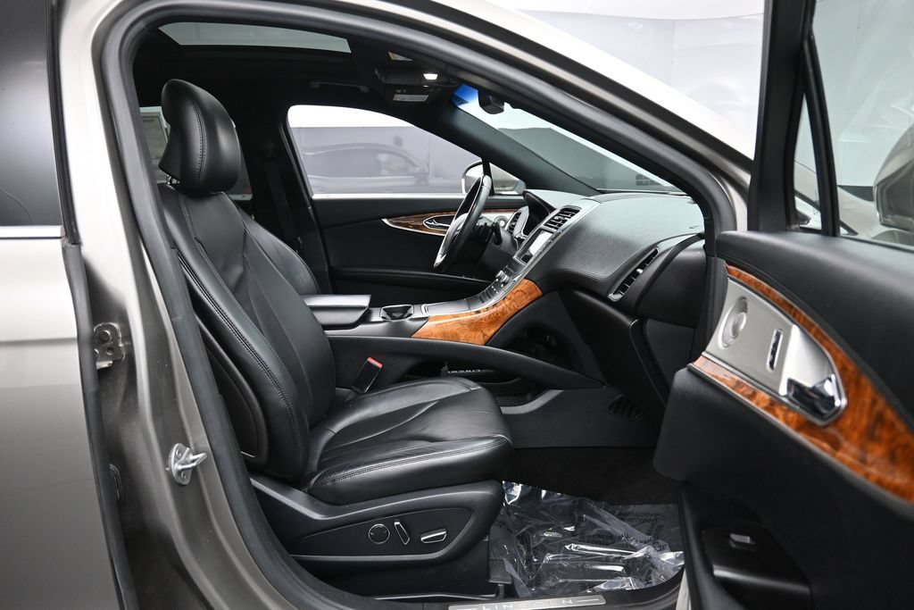 Used 2016 Lincoln MKX Reserve w/ Luxury Package AWD/4WD image 22