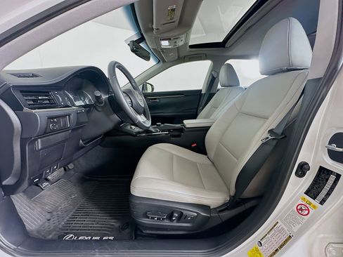 Used 2016 Lexus ES 350 w/ Accessory Package FWD image 13