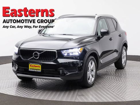 Used 2019 Volvo XC40 T5 Momentum AWD/4WD image 1