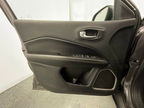 Used 2021 Jeep Compass Latitude AWD/4WD image 9