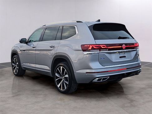 Used 2025 Volkswagen Atlas SEL Premium R-Line image 6