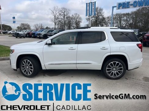 Used 2022 GMC Acadia Denali w/ Denali Ultimate Package image 3
