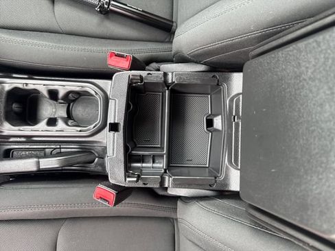 Used 2019 Jeep Wrangler Sport AWD/4WD image 26
