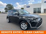 Used 2025 Kia Soul LX image 3