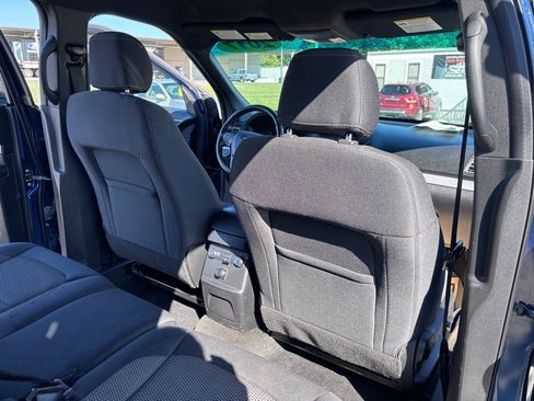 Used 2017 Ford Explorer XLT AWD/4WD image 31