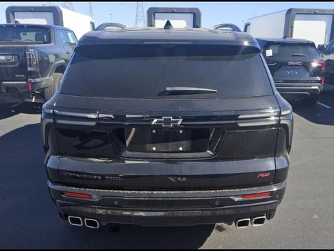 Used 2024 Chevrolet Traverse RS w/ LPO, Floor Liner Package AWD/4WD image 6