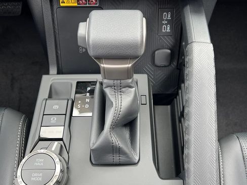 New 2026 Toyota 4Runner Limited AWD/4WD image 24