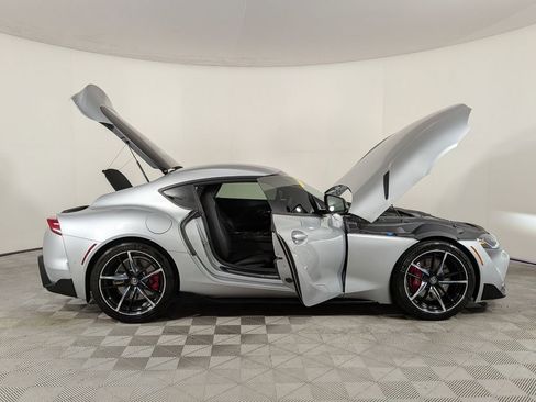 Used 2022 Toyota Supra Premium w/ Driver Assist Package RWD image 9