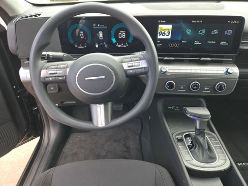 New 2026 Hyundai Kona SE image 9