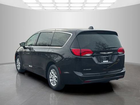 New 2026 Chrysler Voyager LX FWD image 5