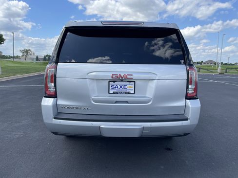 Used 2020 GMC Yukon XL SLT RWD image 4