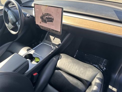 Used 2023 Tesla Model Y Long Range image 21