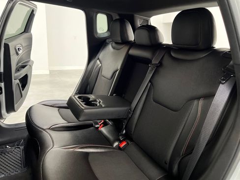 Used 2024 Jeep Compass Trailhawk image 13