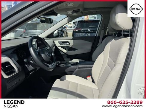 Used 2022 Nissan Rogue SV w/ SV Premium Package image 13