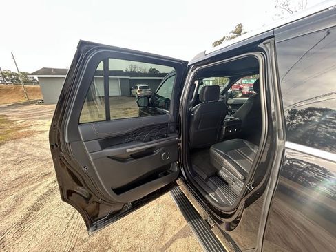 Used 2024 Ford Expedition Max Platinum image 19