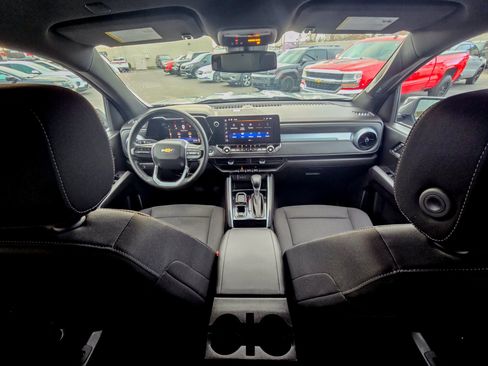 Used 2023 Chevrolet Colorado LT w/ LT Convenience Package II image 2