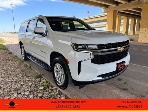 Used 2023 Chevrolet Suburban LS RWD image 1