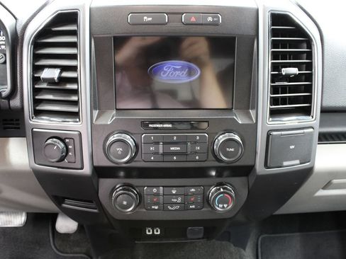 Used 2019 Ford F150 XLT w/ Equipment Group 302A Luxury AWD/4WD image 19