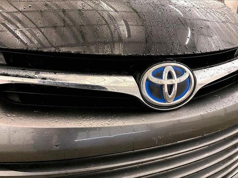 Used 2017 Toyota Camry LE image 30