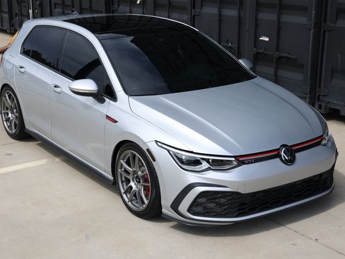 Used 2022 Volkswagen GTI SE FWD image 19