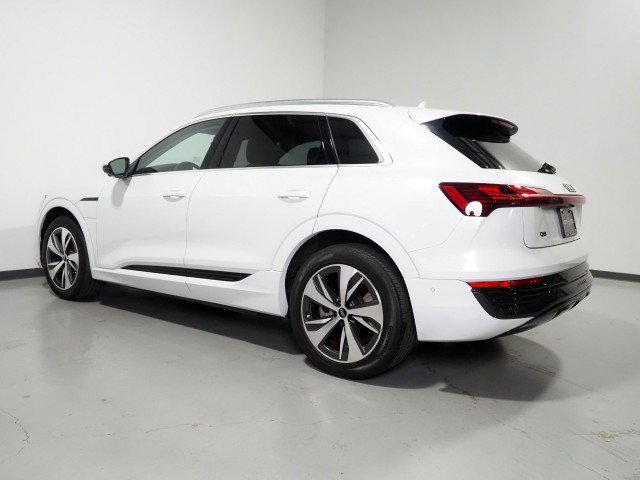 Used 2024 Audi Q8 e-tron Premium Plus w/ Premium Plus Package AWD/4WD image 8