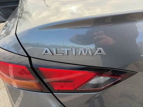 Used 2024 Nissan Altima 2.5 SV FWD image 29