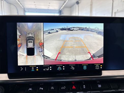 Used 2023 Chevrolet Silverado 1500 LTZ image 33