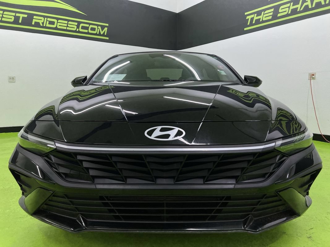 Used 2025 Hyundai Elantra SEL FWD image 3