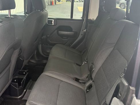 Used 2021 Jeep Gladiator Sport image 45