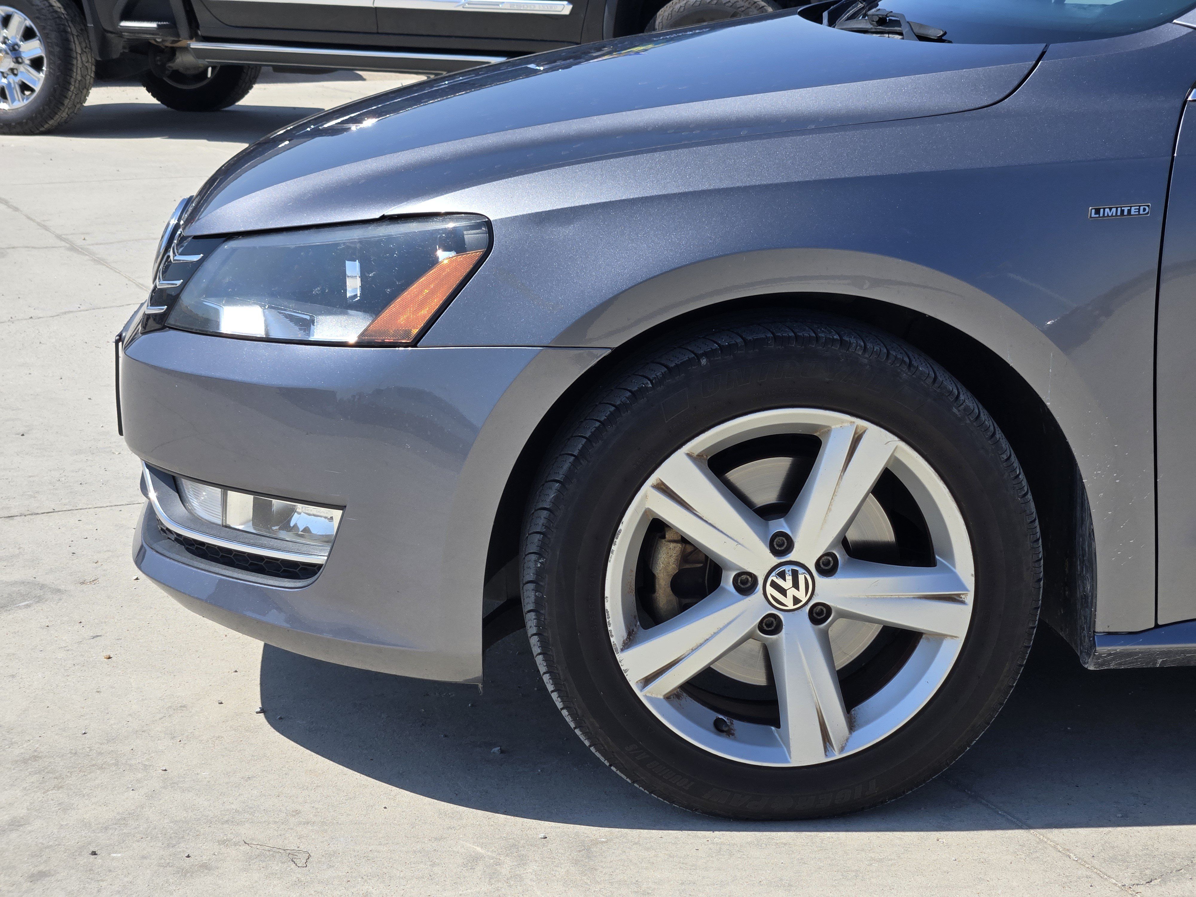 Used 2015 Volkswagen Passat 1.8T Limited Edition FWD image 8