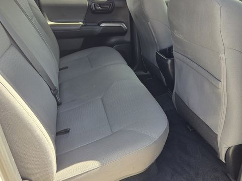 Used 2017 Toyota Tacoma SR5 w/ Tow Package image 10