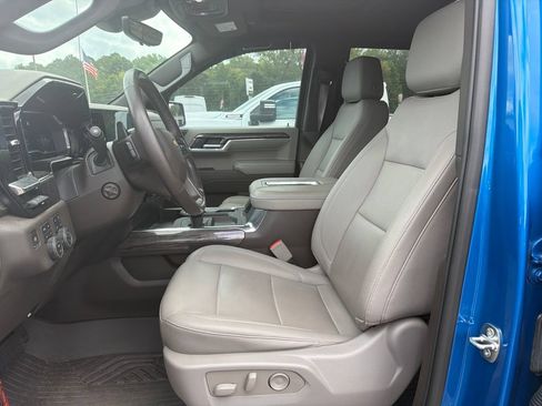 Used 2022 Chevrolet Silverado 1500 LTZ w/ LTZ Premium Package AWD/4WD image 9