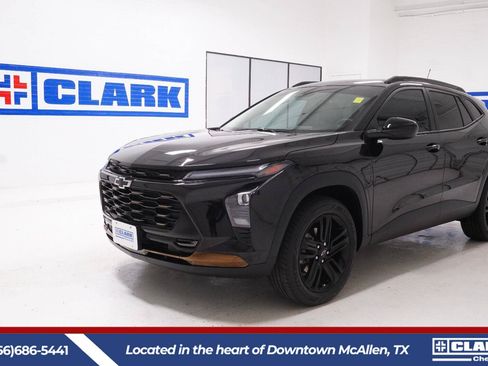 Used 2025 Chevrolet Trax ACTIV w/ Driver Confidence Package FWD image 1