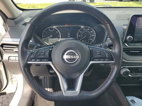 Certified 2024 Nissan Altima 2.5 SR FWD image 16