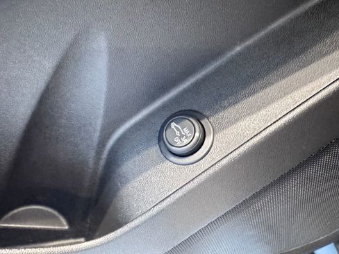 Certified 2023 Chevrolet Equinox RS image 23