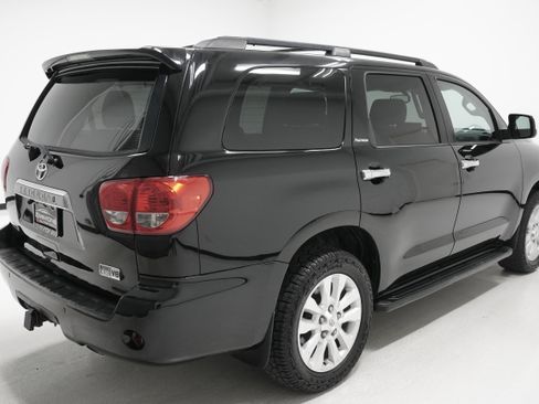 Used 2013 Toyota Sequoia Platinum image 4