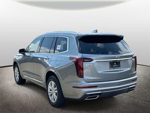 New 2025 Cadillac XT6 Luxury image 4