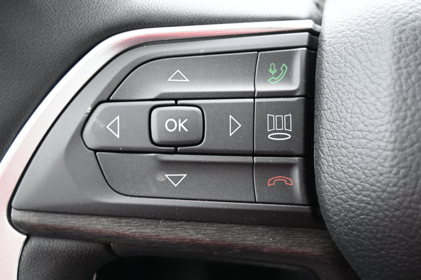 New 2026 Jeep Grand Cherokee Altitude AWD/4WD image 8